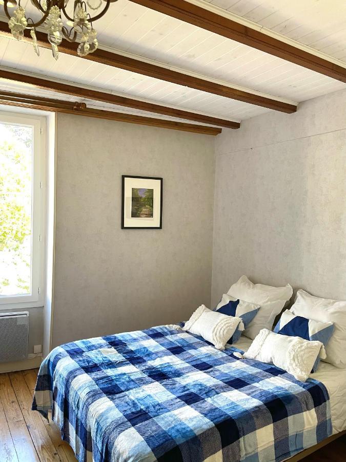Bed and Breakfast Chez Sarah - L'Escapade Javerlhac-et-la-Chapelle-Saint-Robert Екстер'єр фото